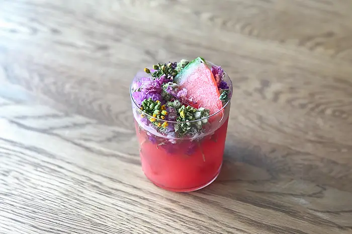 レッド・ブルーム